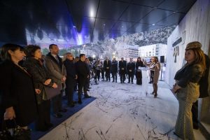 El comú ha invertit sis milions a millorar les infraestructures de Santa Coloma. La cònsol major, Conxita Marsol, destaca els canvis a la població en els darrers quatre anys durant la inauguració 'La nova Santa Coloma' a l'espai Columba.