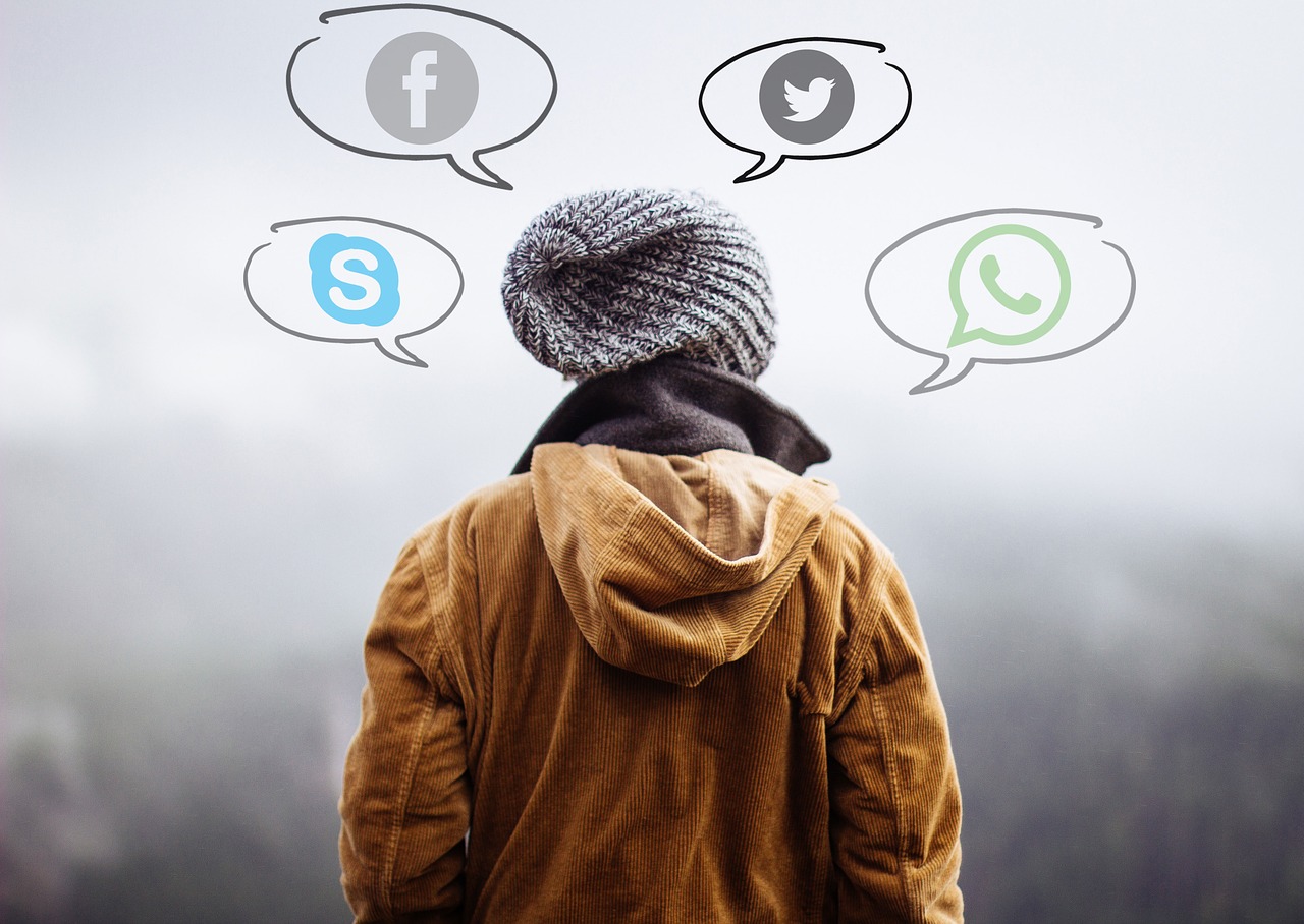 WhatsApp: La aplicación de mensajería prepara una gran actualización que incluirá, según las primeras hipótesis, un nuevo modo noche, la posibilidad de utilizarse en dos dispositivos y bloqueo por huella dactilar