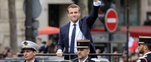 El copríncep Emmanuel Macron, recorrerà totes les parròquies i es trobarà amb els cònsols a les diferents seus dels comuns. Al migdia participarà en una sessió tradicional del Consell General i a la tarda, als voltants d'un quart de sis de la tarda s'adreçarà, acompanyat del cap de Govern, Xavier Espot, als ciutadans i autoritats aplegades a la plaça del Poble d'Andorra la Vella. Els actes inclosos en el programa de la primera visita oficial del copríncep començaran amb l'arribada de Macron a Canillo a les 9.15 h, a les 10 h es preveu l'arribada al comú d'Encamp i a les 10.45 h a l'antic Comú de Sant Julià. Els ciutadans de cada parròquia podran rebre al copríncep a l'entrada dels comuns. Als voltants del migdia es duran a terme els actes oficials a la Casa de la Vall que conclouran amb una sessió tradicional de Consell General. Durant la celebració d'aquest acte, que no estan oberts al públic, els accessos a la Casa de la Vall i al Consell General estaran tancats des de les 10.30 h fins a les 13.30 h per a totes les persones que no estiguin acreditades.