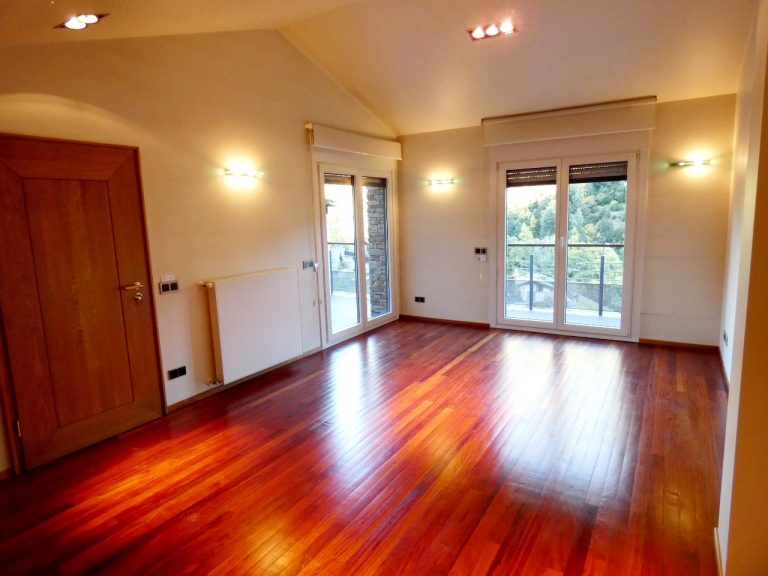 Chalet de Lujo La Cortinada Ordino Òptima Inmobiliària Luxury Real Estate Andorra T.+376385051 Òptima Immobiliària Servei immobiliari Integral I administració de finques a Encamp