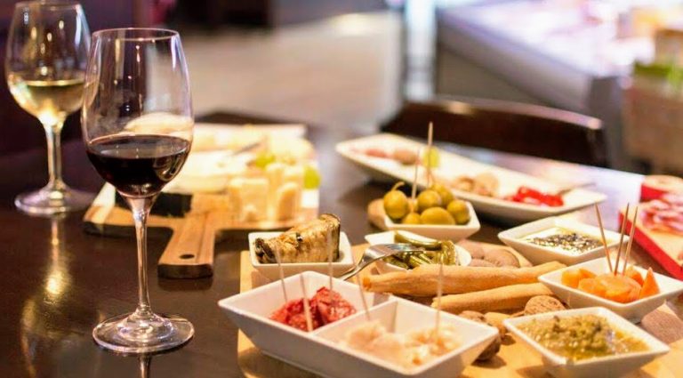 Emoció del Fener pub bar còctels gintònics música en viu a Escaldes C/ del Fener, 39, AD500 Andorra la Vella