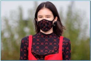 Las mascarillas de lujo que las marcas utilizan para explotar el negocio del coronavirus - Máscaras con logos como marcador del estatus social