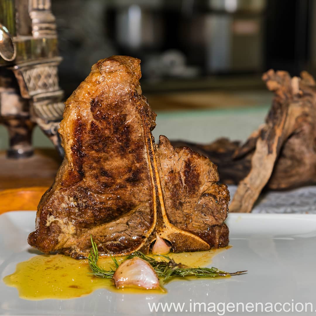 A Restaurant Gustus a la Massana Andorra trobareu les carns prèmium de Grupo Norteño com el T-Bone