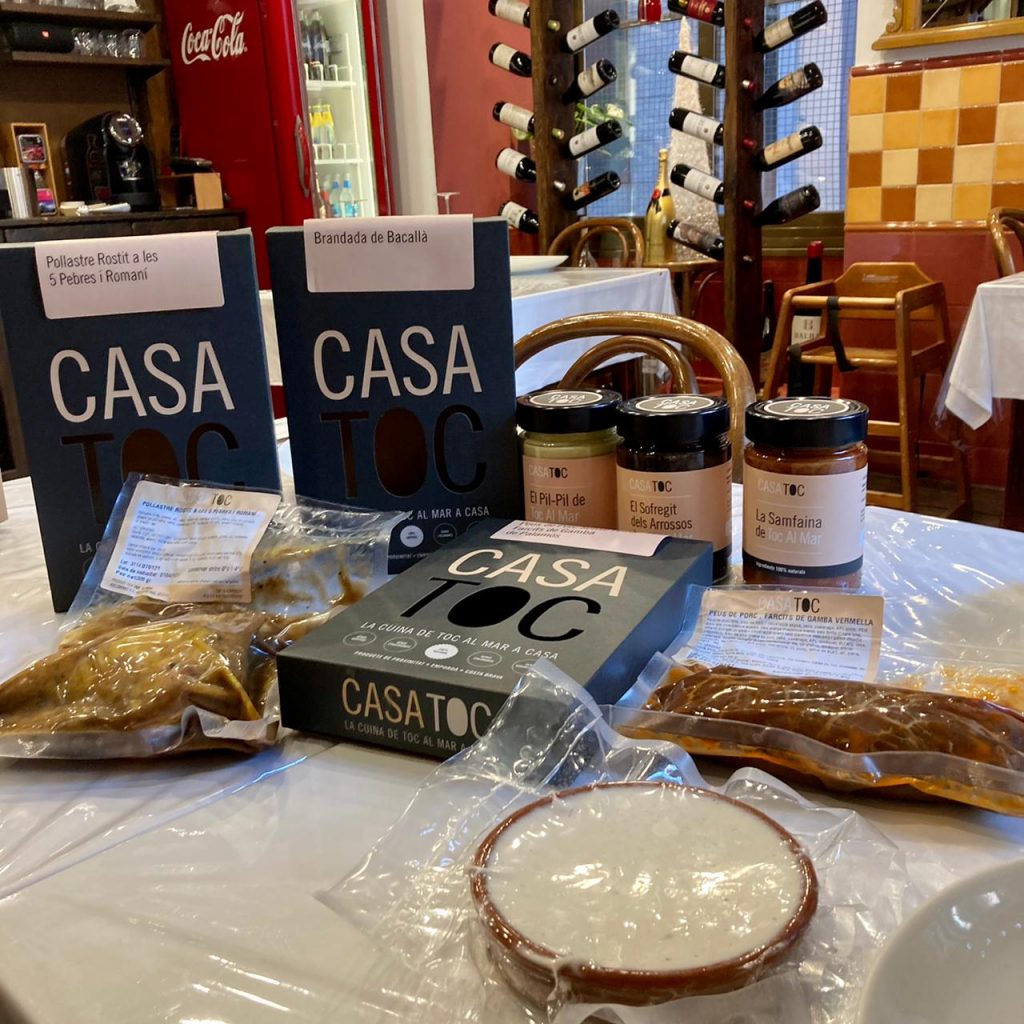Avui hem fet una degustació de platets de Casa Toc a l'Arrosseria Andorra (L'Andreia ens ha cedit el seu local per fer la presentació). L'equip del restaurant Toc al Mar de Begur hem posat en marxa Casa Toc, un projecte gastronòmic per oferir un ampli ventall de productes de cuina catalana de 5a Gamma pel sector de l’hostaleria i per a particulars.