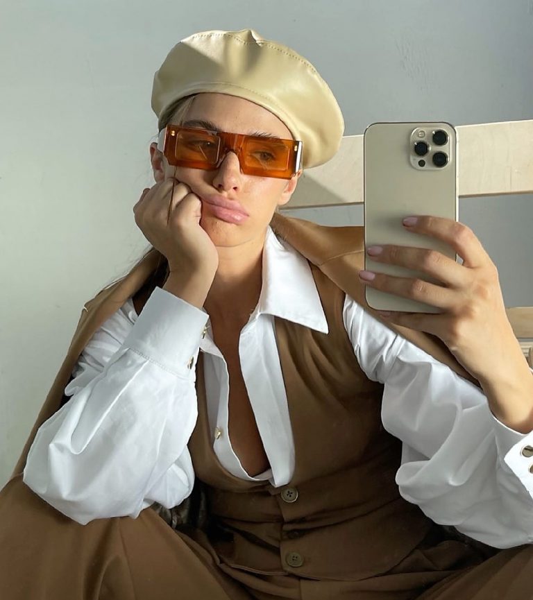 Hoy se ha caído INSTAGRAM, FACEBOOK Y WHATSAPP, tres empresas y tres timos. Instagram ofrece tus fotos a un 5 % de tus seguidores, yo tenía una cuenta con 9.600 seguidores @pepandorra y un día un becario te escribe y dice que la cuenta ha sido eliminada por no cumplir sus normas de ellos