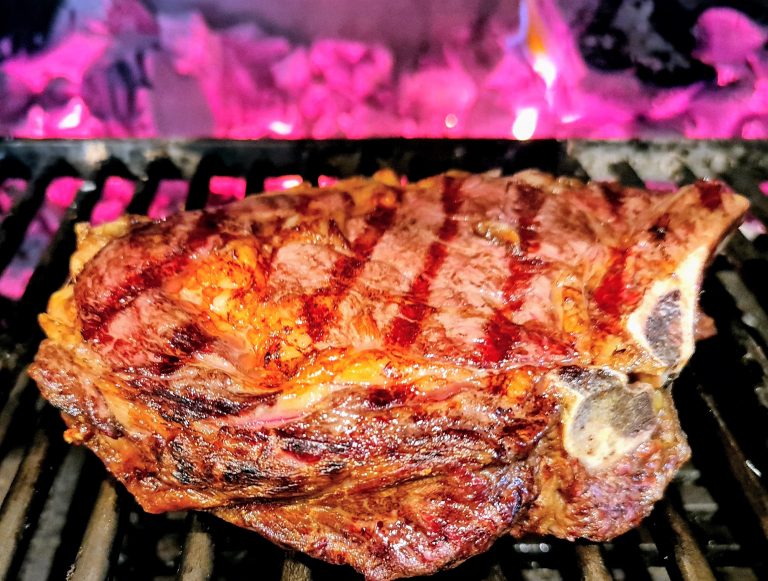 Posiblemente la mejor parrilla de Andorra está en la BORDA XIXERELLA ANDORRA VALLNORD Bordes típiques Andorranes | Las mejores carnes a la brasa de Andorra en Barbacoa de leña de encina