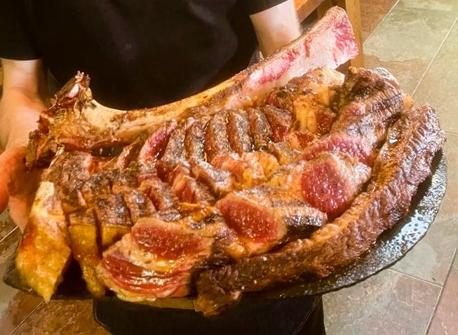 Restaurant a Andorra: La Sangria Grill a Meritxell Canillo. Et donem la benvinguda al paradís per als amants de la carn a la brasa.