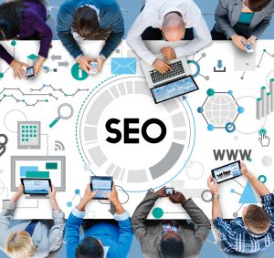 La importancia de Google Business para el éxito de tu restaurante u hotel En la era digital, la visibilidad y reputación online son factores imprescindibles para el crecimiento y la estabilidad de cualquier restaurante, hotel o empresa de servicios. Si bien existen muchas plataformas para promocionar y captar clientes, Google Business se ha consolidado como una herramienta indispensable para destacar en las búsquedas locales, mejorar la experiencia del cliente y potenciar la competitividad. ¿Qué es Google Business y por qué es tan relevante? Google Business Profile (antiguamente Google My Business) es la tarjeta de presentación digital de tu negocio en Google. Permite mostrar la información clave (nombre, ubicación, horario, servicios, fotos, reseñas, menús, enlaces de reserva) directamente en los resultados de búsqueda y en Google Maps, de forma fácil y accesible para cualquier usuario. Esta plataforma no solo ayuda a los usuarios a encontrar y elegir tu restaurante o hotel, sino que también aporta ventajas determinantes: Mejora la visibilidad local: Aparecer en la primera página o en el mapa de Google es fundamental para captar clientes cercanos y viajeros en busca de recomendaciones. Genera confianza: Un perfil completo, con fotos profesionales, reseñas y respuestas activas, transmite credibilidad y profesionalidad desde el primer contacto. Aumenta las reservas y ventas: Los clientes toman decisiones rápidas, pueden llamar, reservar mesa, habitación o pedir indicaciones con solo un clic gracias a Google Business. Recoge reseñas y valoraciones: Gestionar las opiniones te permite conectar con tus clientes, solucionar incidencias, agradecer los comentarios positivos y reaccionar ante posibles críticas. Promoción y novedades: Puedes publicar actualizaciones, eventos, ofertas especiales y destacar platos o servicios nuevos directamente en tu perfil. Ventajas clave para restaurantes y hoteles Capta clientes en el momento decisivo: La mayoría busca “restaurante cerca de mí” o “hotel en [ubicación]” desde su móvil. Un perfil optimizado multiplica las posibilidades de aparecer en esas búsquedas. Gestión activa de la reputación: Responder reseñas, compartir imágenes actualizadas, y dar información real permite dar la mejor imagen y aumentar la satisfacción y la fidelidad. Facilita la reserva y localización: La integración con Google Maps y el botón de reserva directa reduce la fricción para el usuario y aumenta la conversión. Información siempre actual: Cambios de horario, nuevas cartas, servicios temporales… Todo puede mostrarse al momento en tu ficha, evitando pérdidas de clientes por información desactualizada. Impacto SEO local: Google prioriza en sus resultados los negocios con perfiles optimizados, generando más visitas y oportunidades en tu web y redes sociales. ¿Cómo crear y mantener un perfil de Google Business exitoso? Completa toda la información: Horarios, contactos, descripción, enlaces y atributos del negocio. Sube fotografías de calidad: Platos, estancias, eventos, personal, entorno; imágenes reales y atractivas que marquen la diferencia. Solicita y responde las reseñas: Dialoga con tus clientes, agradece, aprende y demuestra una atención auténtica. Mantén el perfil actualizado: Siempre que haya cambios relevantes, nuevos servicios o novedades, actualízalo. Publica posts y ofertas: Utiliza la función de publicaciones para comunicar promociones o destacar fechas especiales. Ejemplo de éxito Desde nuestra experiencia gestionando el marketing de restaurantes y hoteles en Andorra y Francia, hemos comprobado cómo la presencia activa en Google Business impulsa reservas, aumenta la reputación y refuerza la imagen ante clientes locales y turistas. Los perfiles que mantenemos generan centenares de interacciones cada mes, fotos vistas miles de veces y reseñas que ayudan a crecer día a día. Conclusión:Crear y mantener un perfil de Google Business profesional es la base para cualquier estrategia digital eficaz en hostelería y restauración. Es el primer paso para diferenciarse, posicionarse y atraer clientes que buscan experiencias genuinas. Si buscas potenciar tu negocio, empieza por Google Business: tu escaparate digital, abierto 24/7 al mundo. ¿Quieres mejorar el perfil de Google Business de tu restaurante o hotel? En www.marquetingdecontinguts.com y www.marketing-de-contenidos.com te ayudamos a optimizar, gestionar y crecer en el entorno digital. ¡Tu éxito empieza aquí!