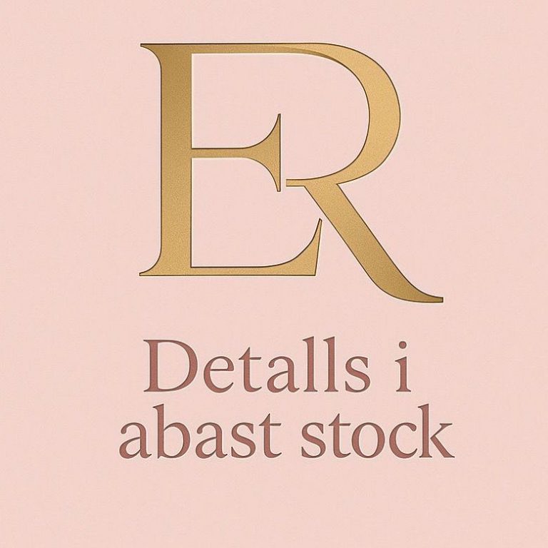 Presentació ER DETALLS (català) A ER DETALLS ens apassiona ajudar les empreses andorranes a connectar millor amb els seus empleats i clients a través de regals corporatius originals i de qualitat. Som una empresa andorrana especialitzada en regals d’empresa, amb un ampli catàleg adaptat per a qualsevol ocasió: esdeveniments, aniversaris d’empresa, fires, campanyes de fidelització o festes de Nadal. Som distribuïdors oficials del catàleg complet de www.makito.es a Andorra, fet que ens permet oferir milers d’idees innovadores i personalitzables per fer marca i sorprendre. Regals d’empresa que oferim: Articles d’oficina i escriptura (bolígrafs, quaderns, carpetes personalitzades) Accessoris tecnològics (memòries USB, power banks, altaveus Bluetooth) Tèxtil corporatiu (samarretes, dessuadores, bosses de tela) Ampolles i gots reutilitzables, productes sostenibles i ecològics Productes per viatjar (motxilles, necessers, llanternes) Lots gurmet i paneres de Nadal Regals de temporada: paraigües, ventalls, articles de platja Detalls per esdeveniments i fires Especialment per Nadal, destaquem: Paneres i lots nadalencs amb productes gurmet de qualitat Calendari i agendes corporatives per a 2026 Espelmes aromàtiques, boles decoratives i arbres de Nadal personalitzats Dolços i torrons amb packaging d’empresa Packs especials: tasses, termos, mantes, mitjons i bufandes d’hivern, sempre amb la personalització del client Sigui quin sigui el teu sector, a ER DETALLS adaptem cada proposta al teu projecte i pressupost. Oferim assessorament a mida, mostres reals i lliurament ràpid arreu d’Andorra i d’Espanya. El teu detall és la nostra especialitat! Presentación ER DETALLS (castellano) En ER DETALLS ayudamos a empresas andorranas a conectar y fidelizar con sus empleados y clientes mediante regalos corporativos originales y de calidad. Somos una empresa andorrana especialista en regalos de empresa, y somos distribuidores oficiales de todo el catálogo de www.makito.es, lo que nos permite ofrecer miles de opciones innovadoras y personalizables para cualquier ocasión: eventos, aniversarios, ferias, acciones de fidelización o campañas de Navidad. Regalos de empresa que ofrecemos: Artículos de oficina y escritura (bolígrafos, cuadernos, carpetas personalizadas) Accesorios tecnológicos (memorias USB, baterías portátiles, altavoces Bluetooth) Textil publicitario (camisetas, sudaderas, bolsas de tela) Botellas y vasos reutilizables, productos sostenibles y ecológicos Accesorios de viaje (mochilas, neceseres, linternas) Lotes gurmet y cestas de Navidad Regalos de temporada: paraguas, abanicos, artículos de playa Detalles para eventos y ferias Especialmente para Navidad, destacamos: Cestas y lotes navideños con productos gourmet de alta calidad Calendarios y agendas corporativas para 2026 Velas aromáticas, bolas decorativas y árboles de Navidad personalizados Dulces y turrones con packaging de empresa Packs especiales: tazas, termos, mantas, calcetines o bufandas de invierno personalizados Sea cual sea tu sector, en ER DETALLS adaptamos cada propuesta a tus necesidades y presupuesto. Ofrecemos asesoramiento personalizado, muestras físicas y entrega rápida en toda Andorra y España. ¡Tu detalle corporativo es nuestra especialidad!