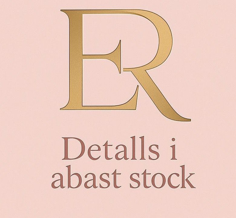 Presentació ER DETALLS (català) A ER DETALLS ens apassiona ajudar les empreses andorranes a connectar millor amb els seus empleats i clients a través de regals corporatius originals i de qualitat. Som una empresa andorrana especialitzada en regals d’empresa, amb un ampli catàleg adaptat per a qualsevol ocasió: esdeveniments, aniversaris d’empresa, fires, campanyes de fidelització o festes de Nadal. Som distribuïdors oficials del catàleg complet de www.makito.es a Andorra, fet que ens permet oferir milers d’idees innovadores i personalitzables per fer marca i sorprendre. Regals d’empresa que oferim: Articles d’oficina i escriptura (bolígrafs, quaderns, carpetes personalitzades) Accessoris tecnològics (memòries USB, power banks, altaveus Bluetooth) Tèxtil corporatiu (samarretes, dessuadores, bosses de tela) Ampolles i gots reutilitzables, productes sostenibles i ecològics Productes per viatjar (motxilles, necessers, llanternes) Lots gurmet i paneres de Nadal Regals de temporada: paraigües, ventalls, articles de platja Detalls per esdeveniments i fires Especialment per Nadal, destaquem: Paneres i lots nadalencs amb productes gurmet de qualitat Calendari i agendes corporatives per a 2026 Espelmes aromàtiques, boles decoratives i arbres de Nadal personalitzats Dolços i torrons amb packaging d’empresa Packs especials: tasses, termos, mantes, mitjons i bufandes d’hivern, sempre amb la personalització del client Sigui quin sigui el teu sector, a ER DETALLS adaptem cada proposta al teu projecte i pressupost. Oferim assessorament a mida, mostres reals i lliurament ràpid arreu d’Andorra i d’Espanya. El teu detall és la nostra especialitat! Presentación ER DETALLS (castellano) En ER DETALLS ayudamos a empresas andorranas a conectar y fidelizar con sus empleados y clientes mediante regalos corporativos originales y de calidad. Somos una empresa andorrana especialista en regalos de empresa, y somos distribuidores oficiales de todo el catálogo de www.makito.es, lo que nos permite ofrecer miles de opciones innovadoras y personalizables para cualquier ocasión: eventos, aniversarios, ferias, acciones de fidelización o campañas de Navidad. Regalos de empresa que ofrecemos: Artículos de oficina y escritura (bolígrafos, cuadernos, carpetas personalizadas) Accesorios tecnológicos (memorias USB, baterías portátiles, altavoces Bluetooth) Textil publicitario (camisetas, sudaderas, bolsas de tela) Botellas y vasos reutilizables, productos sostenibles y ecológicos Accesorios de viaje (mochilas, neceseres, linternas) Lotes gurmet y cestas de Navidad Regalos de temporada: paraguas, abanicos, artículos de playa Detalles para eventos y ferias Especialmente para Navidad, destacamos: Cestas y lotes navideños con productos gourmet de alta calidad Calendarios y agendas corporativas para 2026 Velas aromáticas, bolas decorativas y árboles de Navidad personalizados Dulces y turrones con packaging de empresa Packs especiales: tazas, termos, mantas, calcetines o bufandas de invierno personalizados Sea cual sea tu sector, en ER DETALLS adaptamos cada propuesta a tus necesidades y presupuesto. Ofrecemos asesoramiento personalizado, muestras físicas y entrega rápida en toda Andorra y España. ¡Tu detalle corporativo es nuestra especialidad!