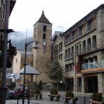 Andorra se ha consolidado como el país de moda. A finales de 2025 alcanzó un récord histórico cercano a los 89.000 habitantes, una cifra que, lejos de resultar alentadora, genera preocupación en el Gobierno. El presidente, Xavier Espot, ha advertido de que en pocos años podría alcanzarse la barrera de los 100.000 habitantes, una dimensión para la que el país no está preparado. Sin contar a los propios andorranos, los españoles son la segunda minoría más grande del país y, a principios de 2025, había aproximadamente más de 20.000 españoles viviendo en Andorra. La gran mayoría de ellos —especialmente empresarios e influencers— motivados por una sola cosa: su baja fiscalidad. El fenómeno, sin embargo, no se observa de forma unánime. Mientras una parte de la sociedad española critica a quienes deciden trasladar su residencia fiscal fuera del país, otros comprenden —e incluso justifican— esa decisión. En este grupo está Raquel Martínez, autónoma y creadora de contenido en España. La situación de los autónomos en España Raquel es una de las creadoras de contenido más populares en España. Conocida como Bonbon Reich, cuenta con 5 millones de seguidores en TikTok y más de 800.000 en Instagram, y, precisamente, este oficio es el que le hace seguir con atención el goteo constante de españoles que cruzan la frontera en busca de un sistema fiscal más favorable. Todos ellos, como autónomos, han asegurado en varias ocasiones la cantidad de impuestos que pagan en su país natal. En el caso de Raquel, ella reconoce que llega a destinar cerca del 50 % de sus ingresos al pago de impuestos y cotizaciones que, a su juicio, no disfruta.