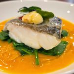 El millor menú del dia del Restaurant 180 és una de les millors opcions per dinar al centre d’Andorra la Vella a un preu molt competitiu: 18,50 € (preu vigent el desembre del 2025). Pensat per a treballadors, famílies i visitants que busquen bona cuina casolana, el menú combina plats de tota la vida amb receptes de muntanya, elaborats sempre amb producte fresc i de proximitat.​ Al Restaurant 180, a l’Avinguda Riberaygua, 24 d’Andorra la Vella, trobaràs un menú del dia complet amb primers i segons de cuina tradicional, plats de forquilla i de cullera, postres casolanes i pa, acompanyats d’un servei ràpid i proper, ideal per a la pausa del migdia. Segons el dia, hi pots trobar propostes com capipota "callos" anomenats tripes amb cigrons, trinxat de muntanya, mandonguilles, guisats, arrossos o fideuada, sempre amb el toc personal de la casa i sabors que recorden la cuina de sempre.​ Si busques menú del dia a Andorra la Vella a bon preu, amb racions generoses i cuina autèntica, el Restaurant 180 és el teu punt de trobada: obert de bon matí amb esmorzars de forquilla i, al migdia, amb un menú casolà per només 18,50 € que et farà repetir.​