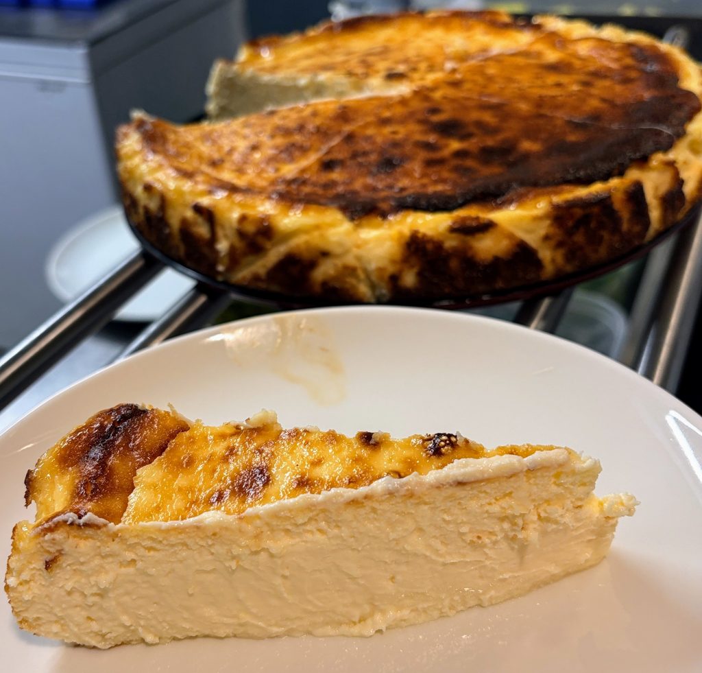 El millor menú del dia d'andorra la Vella al 180 Restaurant 18,50 € amb vi inclòs. Cuina casolana. 180 Restaurant. Canelons Casolans i Peixos cuits al forn a baixa temperatura amb base de crema. 180 Restaurant.