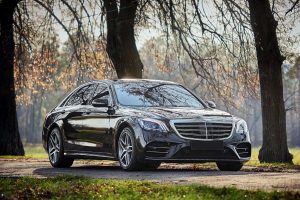 En el món dels vehicles de luxe, www.123renting.net es destaca per la seva oferta variada i els serveis personalitzats que proporciona als seus clients. La companyia s'especialitza en la importació i exportació de vehicles de luxe, proporcionant una experiència única per aquells que desitgen adquirir automòbils prèmium. Els vehicles ofereixen una fusió perfecta de disseny, tecnologia i rendiment, cosa que garanteix que cada client trobi el vehicle que s’adapti a les seves necessitats individuals. Un dels aspectes més destacats dels serveis de www.123renting.net és el procés d'importació de vehicles a mida. Això permet als clients optimitzar les seves opcions per aconseguir un vehicle que reflecteixi les seves preferències estètiques i funcionals. Des de l'elecció de colors específics fins a la selecció de característiques tecnològiques avançades, cada vehicle és personalitzat per complir amb els requisits del client, cosa que millora el valor afegit del producte final. A més, www.123renting.net no només se centra en la compra de vehicles de luxe. També ofereix serveis de lloguer de vehicles per a aquells clients que busquen una solució temporal o que desitgen experimentar un model específic abans de fer una compra definitiva. Aquesta flexibilitat garanteix que cada client tingui accés a una àmplia gamma de solucions adaptades a la seva mobilitat. El compromís de www.123renting.net envers la satisfacció del client es tradueix en un servei personalitzat i un suport constant durant tot el procés, des de la selecció inicial fins al lliurament final del vehicle. Així, la companyia no sols proporciona accessibilitat a vehicles de luxe, sinó que també ofereix una experiència inigualable que els clients valoren enormement. Facilitats per a un lloguer àgil i còmode www.123renting.net es presenta com una plataforma excepcional per a la reserva i gestió de vehicles de luxe, garantint un procés àgil i còmode per als nostres clients. Les nostres oficines ubicades estratègicament a Andorra i València serveixen com a punts d'accés clau per a aquells que necessiten vehicles per a mudances, viatges o escapades d'oci. Aquesta distribució geogràfica no només facilita la logística, sinó que també permet als usuaris accedir ràpidament a una selecció de vehicles que satisfan les seves necessitats. A més, la qualitat dels vehicles disponibles a www.123renting.net és insuperable. Cada vehicle és avaluat per assegurar que compleix amb els estàndards més alts en termes de manteniment i seguretat. Això significa que els clients poden esperar una experiència de lloguer sense preocupacions, centrant-se en el seu viatge en lloc de les condicions del vehicle. Qualsevol que busqui llogar un vehicle pot estar segur d’obtenir un automòbil equipat amb tecnologia moderna i funcionalitats contemporànies, augmentant així la seva comoditat durant el viatge. Les opcions de transport de mercaderies són també una part integral dels serveis oferts. Aquells que necessiten traslladar articles voluminosos o fer mudances poden seleccionar vehicles que s’adaptin perfectament a les seves demandes. Cada opció de lloguer ha estat penjada amb cura per a proporcionar una solució eficient i pràctica, assegurant que els clients tinguin una experiència satisfactòria i sense complicacions. En resum, www.123renting.net es compromet a proporcionar una experiència de lloguer ràpida i favorable per a tots els usuaris que busquen vehicles de luxe per a tota mena d'operacions.