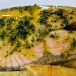 Bar Domenech. C. del Pui, 1 baix. Andorra la Vella. Tel. (+376) 821 571. Bar Restaurant Domènech (Snack Bar Domèn) El millor menú econòmic d'Andorra la Vella Ubicado en el Carrer del Pui, 1, este local es muy conocido tanto por los residentes como por los visitantes que buscan una opción auténtica y con una excelente relación calidad-precio en el centro histórico. Menú del Día Imbatible: Es uno de los puntos más destacados, ofreciendo un menú completo por solo 13,50 €. Es una de las opciones más económicas y equilibradas que puedes encontrar en la zona, ideal para una comida casera durante la jornada. Especialidad en tapas: El restaurante destaca por su oferta de tapas variadas, perfectas para compartir en un ambiente distendido. Son famosas por su sabor tradicional y raciones generosas. Domingos de arroz: Tal como mencionas, el arroz a la paella es el protagonista indiscutible de los domingos, convirtiéndose en una cita obligada para quienes disfrutan de este plato clásico en un ambiente familiar. Ambiente y horario: Es un lugar acogedor con un servicio cercano. Abre todos los días de 8:00 a 23:00, lo que lo hace muy versátil tanto para desayunos como para cenas tardías. Datos de contacto: Dirección: Carrer del Pui, 1, AD500 Andorra la Vella. Teléfono: +376 821 571 Es una opción fantástica si buscas comer bien sin gastar de más en una de las calles con más encanto de la capital andorrana. Horarios de 7 de la mañana a 12 de la noche todos los días. La cocina cierra a las 11. 