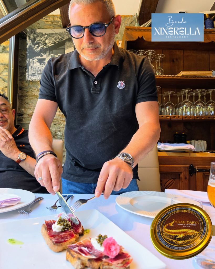 ✨ Aujourd’hui, nous avons eu le plaisir de visiter la Borda Xixerella, où nous avons dégusté des créations culinaires vraiment exceptionnelles. Le chef Paulo nous a préparé trois plats uniques, pensés spécialement pour sublimer notre caviar Shah Daria : * Jambon ibérique 100 % accompagné de fromage frais et de caviar Shah Daria. * Saint-Jacques nappées d’une légère sauce crème, relevées par une touche de caviar. * Palourdes galiciennes, délicatement servies avec une finition de caviar. Comme représentant du caviar Shah Daria, je tiens à exprimer toute ma gratitude au chef Paulo, qui a compris en moins de cinq minutes notre vision et a créé trois assiettes d’une finesse remarquable. Ces plats vont nous permettre de présenter notre caviar à d’autres restaurateurs, mais également aux particuliers, lorsque notre boutique ouvrira ses portes le 15 septembre prochain à Andorre-la-Vieille. Shah Daria : l’art de la rareté et de l'excellence. Le caviar Shah Daria est une sélection rare, guidée par la noblesse de ses origines. Il existe des produits que le temps façonne avec une patience infinie, que la terre offre avec une générosité sans égale, et que seuls quelques artisans savent véritablement sublimer. Au sein de notre maison, Shah Prestige, nous réunissons ces trésors : caviar d’exception* safran d’Iran* chocolat d’excellence* pistaches premium Chaque référence incarne une promesse : authenticité absolue, rareté assumée et qualité sans compromis. Un immense merci à Paulo, à Francisco et à toute l’équipe de la Borda Xixerella pour leur accueil, leur talent et leur passion. Une collaboration qui marque le début d’une très belle aventure gastronomique. ✨ Aujourd’hui, nous avons eu le plaisir de visiter la Borda Xixerella, où nous avons dégusté des créations culinaires vraiment exceptionnelles. Le chef Paulo nous a préparé trois plats uniques, pensés spécialement pour sublimer notre caviar Shah Daria :
* Jambon ibérique 100 % accompagné de fromage frais et de caviar Shah Daria. * Saint-Jacques nappées d’une légère sauce crème, relevées par une touche de caviar. * Palourdes galiciennes, délicatement servies avec une finition de caviar.
Comme représentant du caviar Shah Daria, je tiens à exprimer toute ma gratitude au chef Paulo, qui a compris en moins de cinq minutes notre vision et a créé trois assiettes d’une finesse remarquable. Ces plats vont nous permettre de présenter notre caviar à d’autres restaurateurs, mais également aux particuliers, lorsque notre boutique ouvrira ses portes le 15 septembre prochain à Andorre-la-Vieille.
Shah Daria : l’art de la rareté et de l'excellence. Le caviar Shah Daria est une sélection rare, guidée par la noblesse de ses origines. Il existe des produits que le temps façonne avec une patience infinie, que la terre offre avec une générosité sans égale, et que seuls quelques artisans savent véritablement sublimer.
Au sein de notre maison, Shah Prestige, nous réunissons ces trésors : caviar d’exception* safran d’Iran* chocolat d’excellence* pistaches premium
Chaque référence incarne une promesse : authenticité absolue, rareté assumée et qualité sans compromis.
Un immense merci à Paulo, à Francisco et à toute l’équipe de la Borda Xixerella pour leur accueil, leur talent et leur passion. Une collaboration qui marque le début d’une très belle aventure gastronomique.
