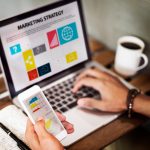 La majoria d’empreses comuniquen. Però només unes poques connecten. En un món ple de soroll, la diferència no la marca qui parla més, sinó qui parla millor. Qui sap explicar qui és, no només què fa. Qui comunica amb autenticitat, coherència i emoció. Això és el que faig per a tu: ajudar-te a recuperar l’essència de la teva marca i convertir-la en una presència clara, memorable i professional. Quan tornes a l’essencial, tot canvia: la comunicació es transforma en identitat, els textos es converteixen en experiències, i la teva marca deixa de perseguir clients… per començar a atreure’ls. El que puc fer per al teu negoci Donar forma al teu relat perquè expliqui qui ets i per què ets diferent. Crear continguts professionals que transmetin valor, emoció i credibilitat. Optimitzar la teva presència digital perquè la teva marca es vegi, es recordi i funcioni. Acompanyar-te en la digitalització amb una estratègia clara, humana i realista. Tornar a l’essencial no és simplificar. És desbloquejar el que ja tens: la teva història, el teu talent, la teva manera única de fer les coses. Quan comuniques des de la veritat, la teva marca deixa de competir. Comença a destacar.