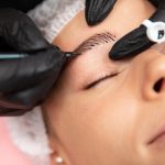 Per aconseguir unes celles definides i naturals a Andorra, pots acudir a diversos centres d'estètica especialitzats en disseny, micropoliment i laminat. Alguns dels serveis i llocs més destacats al país inclouen:  Microblading i Efecte Pèl a Pèl: Ofereix un acabat realista per omplir i definir sense perdre la naturalitat. Pots trobar-ho a centres com a l'espai de Natural Beauty Andorra.  Laminat i Disseny de Celles: Ideal per ordenar, donar volum i fixar la forma respectant l'harmonia del rostre. Es realitza en establiments com https://www.instagram.com/naturalbeautymileidy/  Depilació i Definició Clàssica: Tractaments de manteniment i perfilat professional adaptats a la morfologia de la cara, disponibles a l'espai de https://www.instagram.com/naturalbeautymileidy/ 