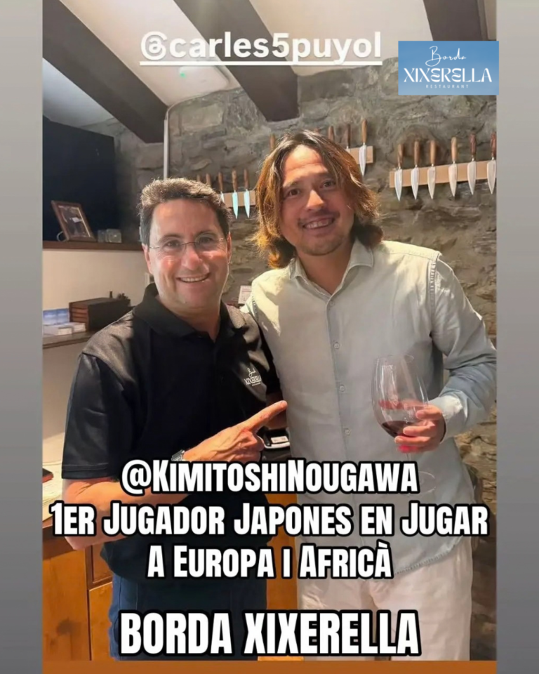 Avui hem tingut l’honor de rebre a la Borda Xixerella a una visita molt especial! Ens ha visitat la llegenda @carles5puyol, acompanyat del seu amic @kimitoshinougawa. Per qui no el conegueu, en Kimitoshi Nōgawa és un exfutbolista professional japonès, nascut a Wakayama. Davanter de formació, va ser internacional Sub-17 amb el Japó i va fer història com un dels primers japonesos a jugar a Europa. La seva carrera l’ha portat a jugar al Brasil amb el Londrina EC, a ser el primer jugador japonès de la història en jugar a Polònia amb el Górnik Zabrze de la primera divisió, a Romania i fins i tot al Camerun amb el Canon Yaoundé, convertint-se en el primer japonès a jugar a l’Àfrica. Un autèntic trota món del futbol! Gràcies de tot cor a tots dos per triar casa nostra, per la vostra simpatia i humilitat. Ha estat un plaer immens tenir-vos a taula. Us esperem sempre que vulgueu! Aquesta és casa vostra! Borda Xixerella la millor Borda d’Andorra #BordaXixerella #Andorra #CarlesPuyol #KimitoshiNogawa #GastronomiaAndorrana #Borda #VisitaEspecial